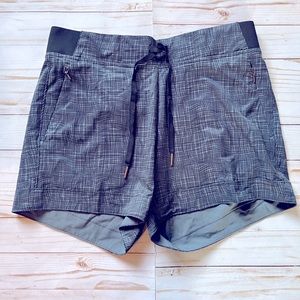 CALIA by Carrie Underwood Shorts grey/navy color